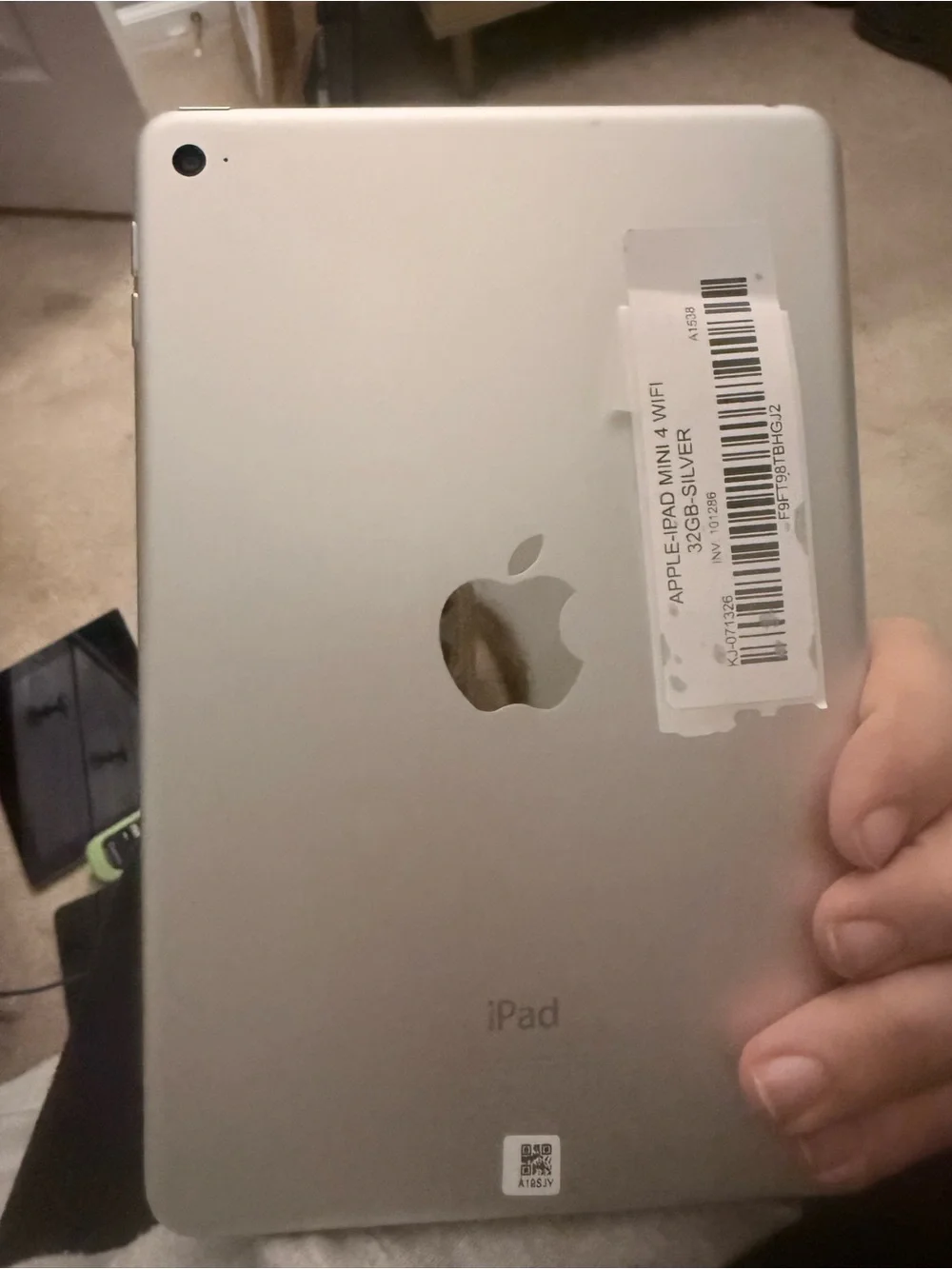 Apple iPad Mini in White with Silver Accents